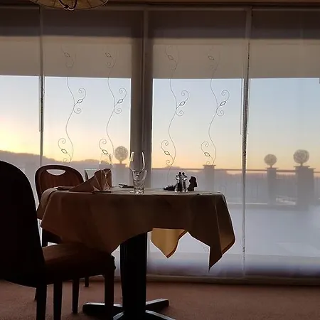 Haus Am Berg فندق أوبركيرش