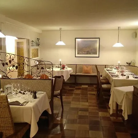 Haus Am Berg فندق أوبركيرش