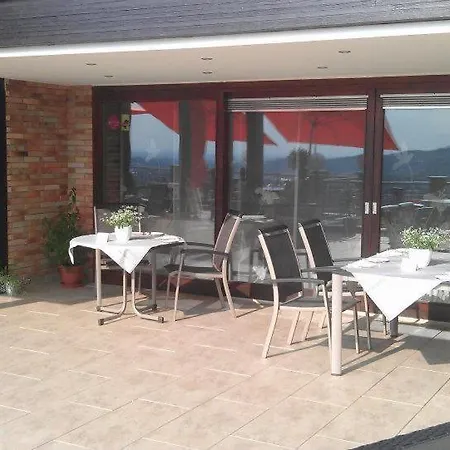 Haus Am Berg فندق