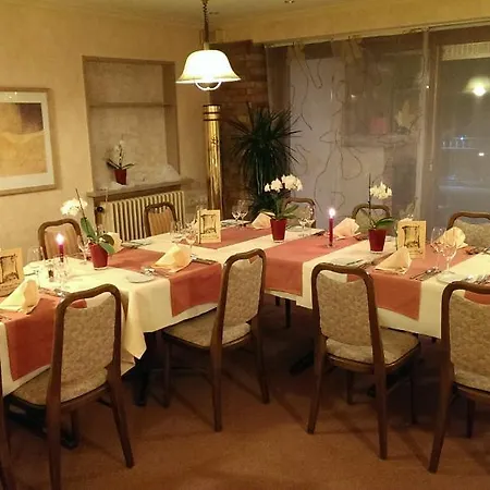 Haus Am Berg فندق