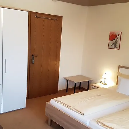 Haus Am Berg فندق